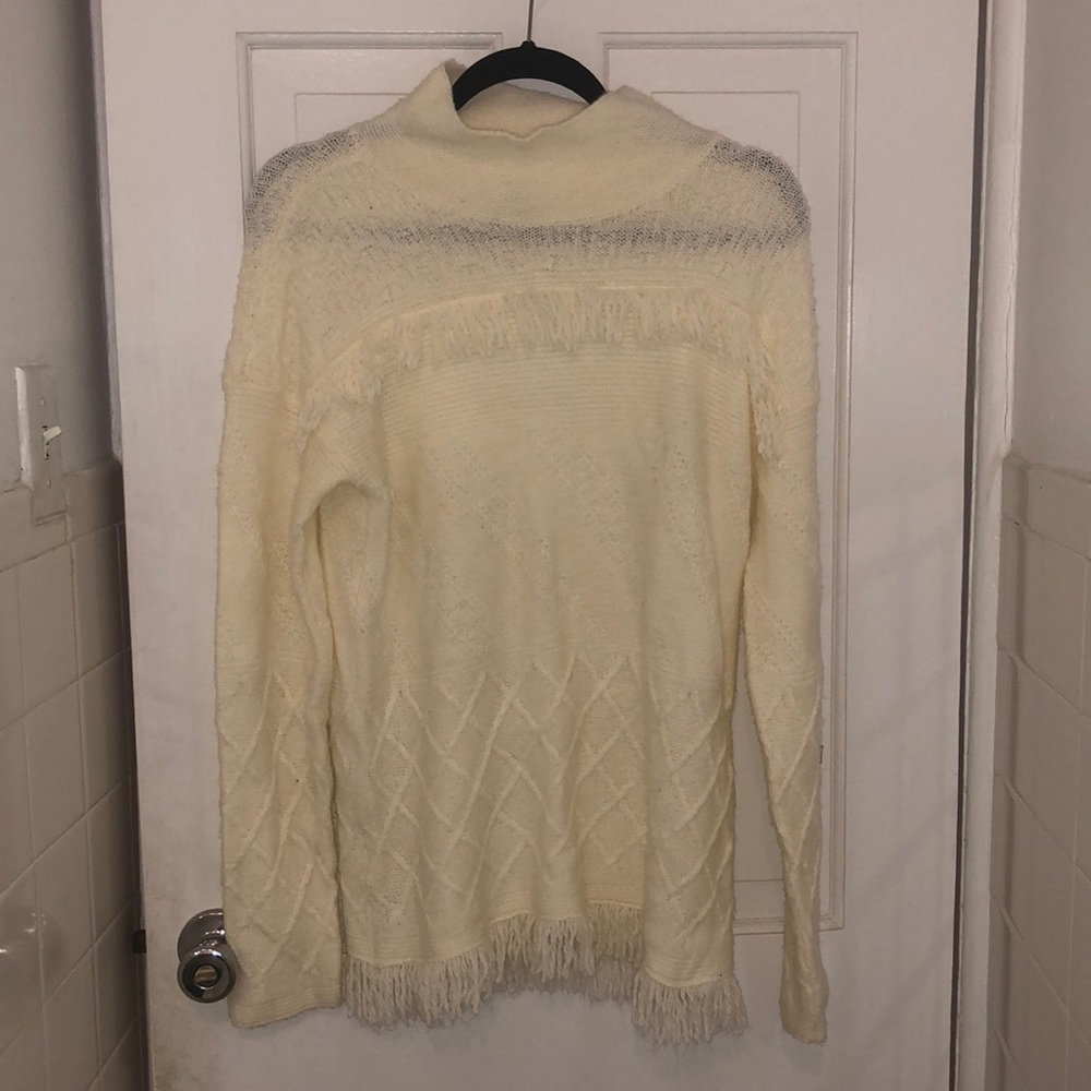 Soft white/ cream sweater with fringe